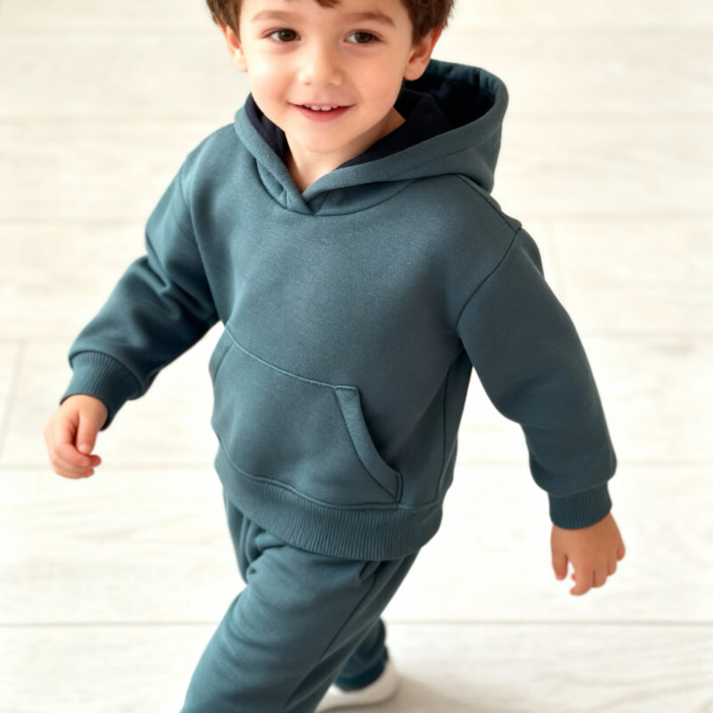 חליפת קפוצ׳ון עם פליז -ירוק כהה